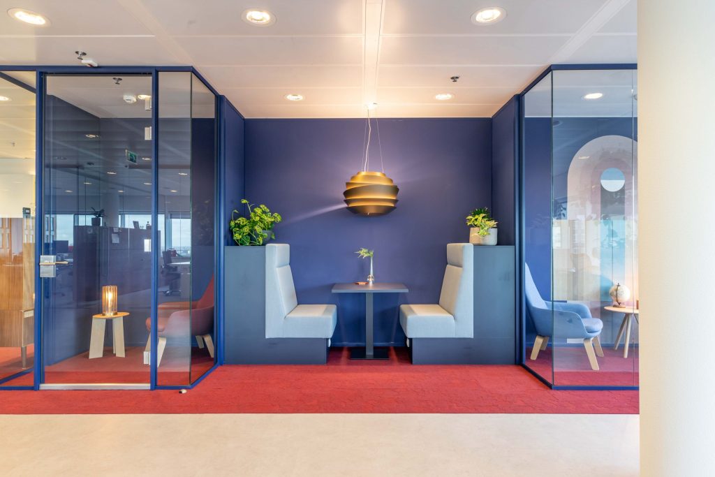 Welke kleuren passen bij jouw kantoorinrichting? Een praktische kleurengids